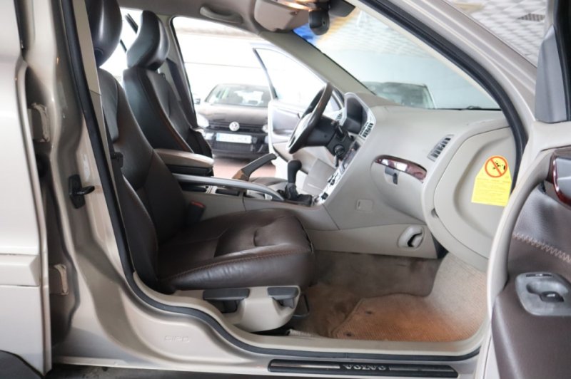 VOLVO V70 DE 2435 CC  200 CV