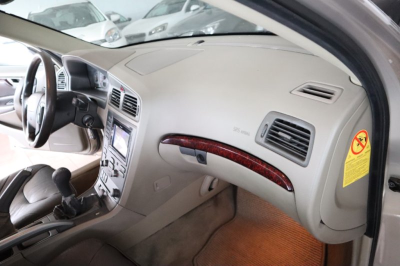 VOLVO V70 DE 2435 CC  200 CV