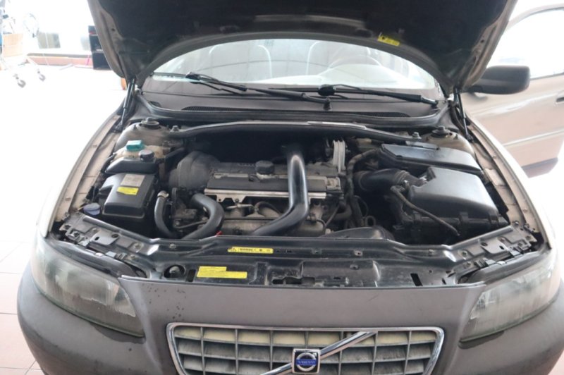 VOLVO V70 DE 2435 CC  200 CV