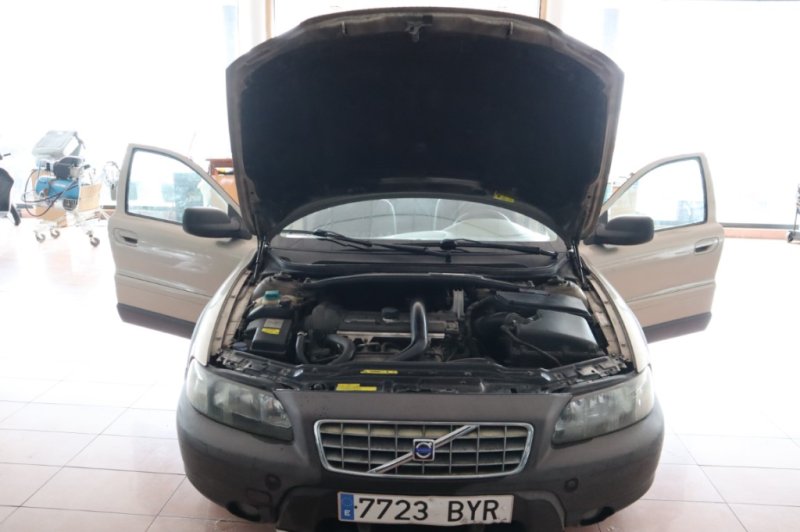 VOLVO V70 DE 2435 CC  200 CV