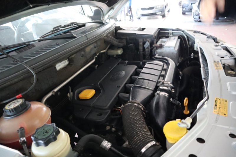 LAND ROVER FREELANDER 2000 TURBO DIESEL CON 5 PUERTAS