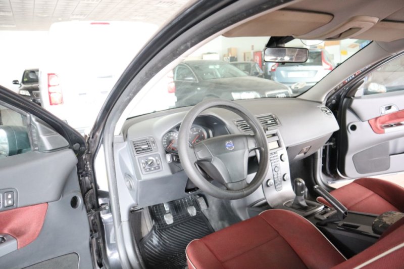 VOLVO C-30 1600 TURBO DIESEL CON 110 CV