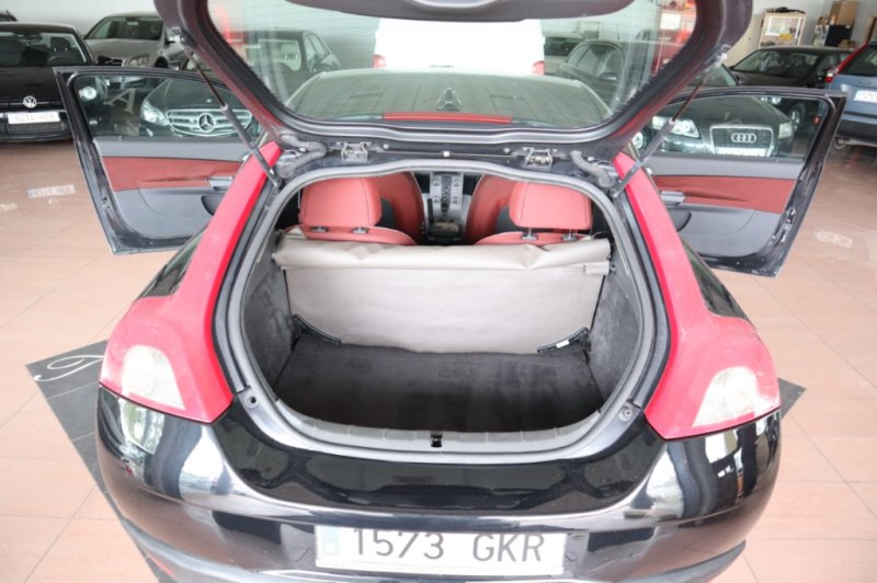 VOLVO C-30 1600 TURBO DIESEL CON 110 CV