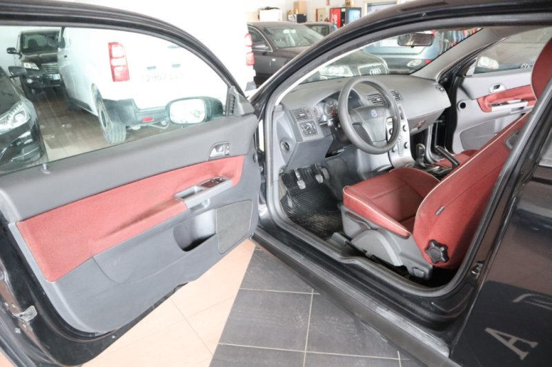 VOLVO C-30 1600 TURBO DIESEL CON 110 CV