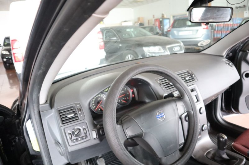 VOLVO C-30 1600 TURBO DIESEL CON 110 CV