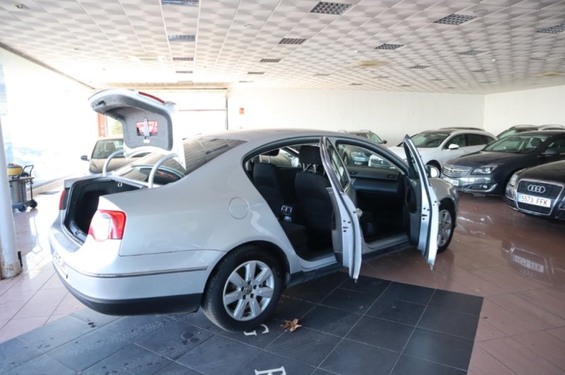 VOLKSWAGEN PASSAT 2.0 TDI DE 140 CV Y 6 VEL.