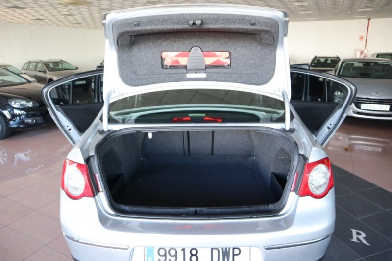 VOLKSWAGEN PASSAT 2.0 TDI DE 140 CV Y 6 VEL.