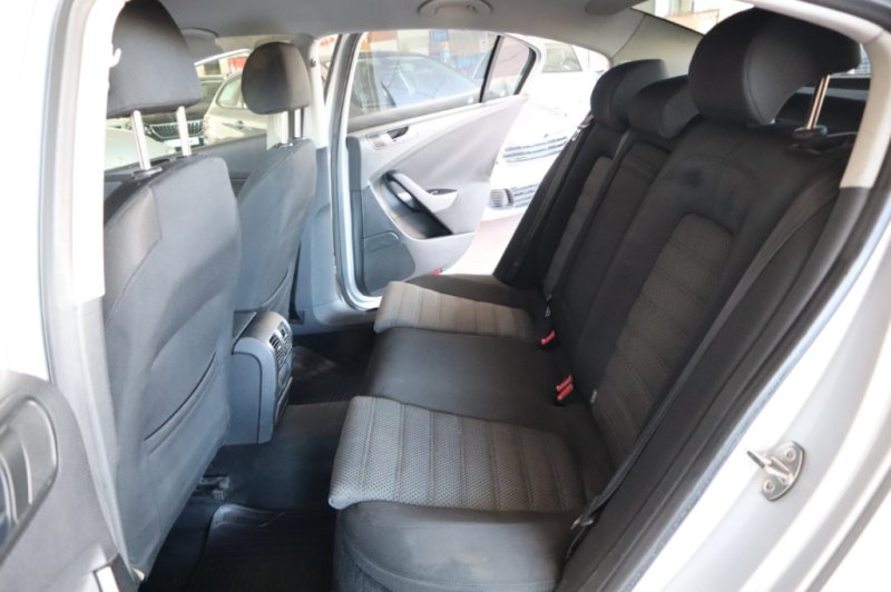 VOLKSWAGEN PASSAT 2.0 TDI DE 140 CV Y 6 VEL.