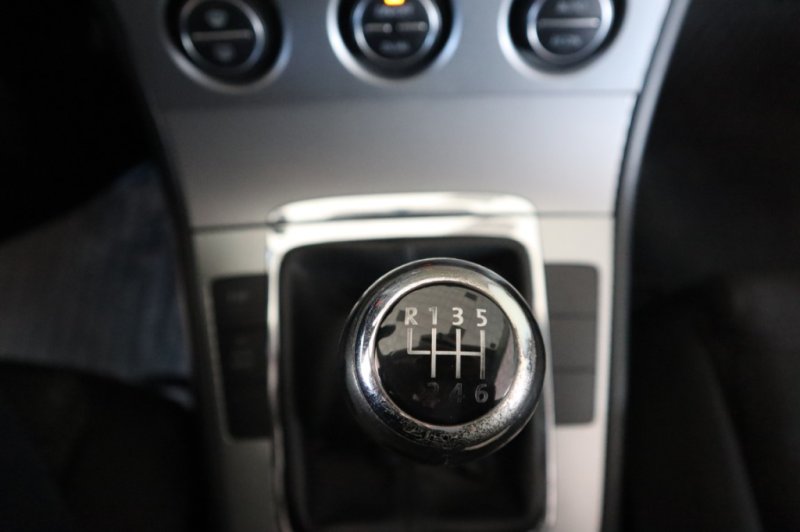 VOLKSWAGEN PASSAT 2.0 TDI DE 140 CV Y 6 VEL.