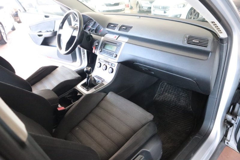 VOLKSWAGEN PASSAT 2.0 TDI DE 140 CV Y 6 VEL.