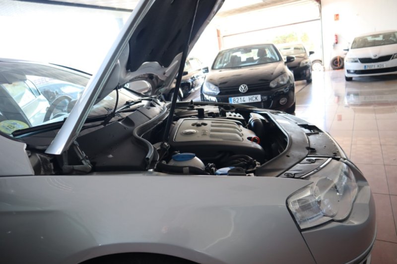 VOLKSWAGEN PASSAT 2.0 TDI DE 140 CV Y 6 VEL.