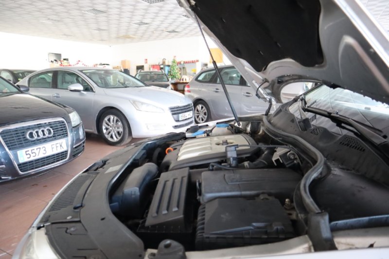 VOLKSWAGEN PASSAT 2.0 TDI DE 140 CV Y 6 VEL.