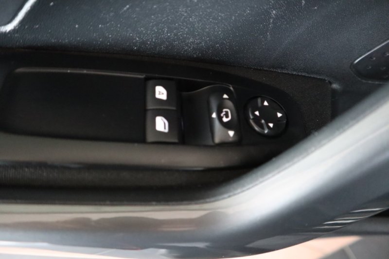 PEUGEOT 2008 SUV 1200 INYECCION DE 82 CV