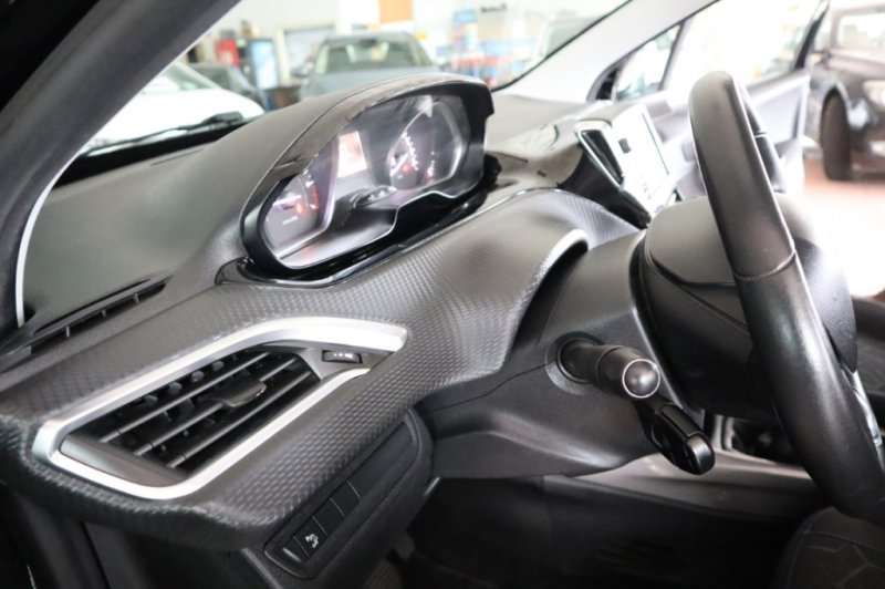 PEUGEOT 2008 SUV 1200 INYECCION DE 82 CV