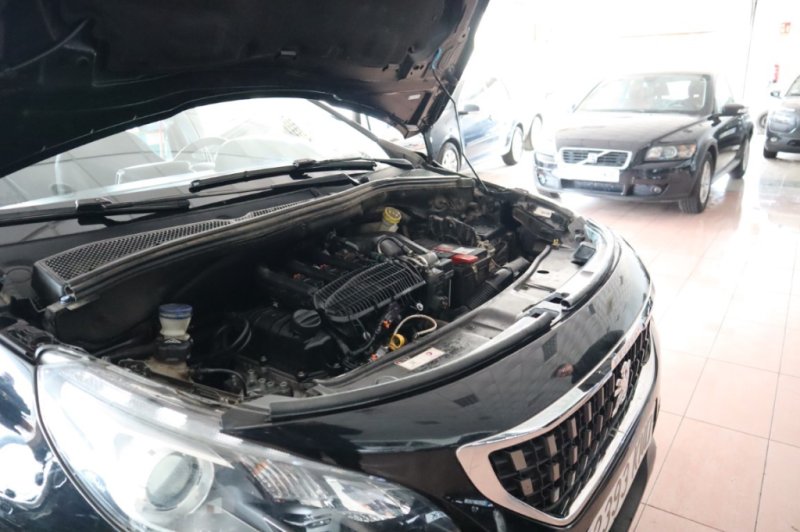 PEUGEOT 2008 SUV 1200 INYECCION DE 82 CV