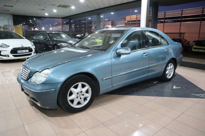 MERCEDES-BENZ C 220 CDI DE 143 CV Y 6 VELOCIDADES