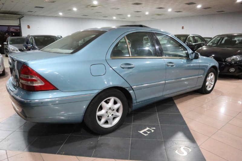 MERCEDES-BENZ C 220 CDI DE 143 CV Y 6 VELOCIDADES