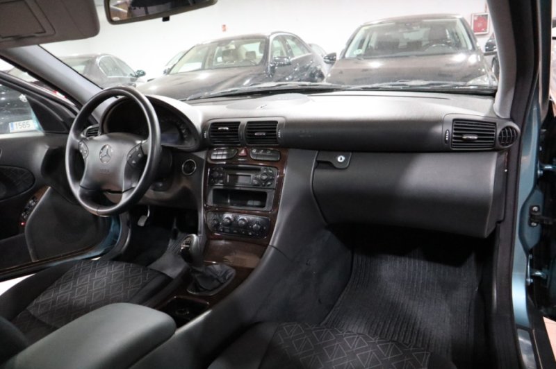 MERCEDES-BENZ C 220 CDI DE 143 CV Y 6 VELOCIDADES