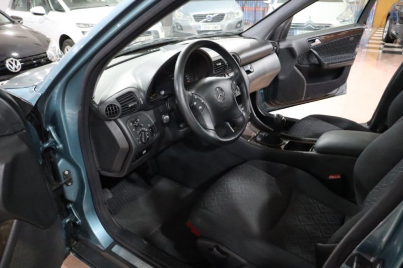 MERCEDES-BENZ C 220 CDI DE 143 CV Y 6 VELOCIDADES