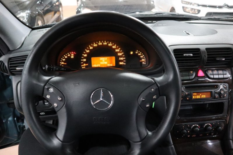 MERCEDES-BENZ C 220 CDI DE 143 CV Y 6 VELOCIDADES