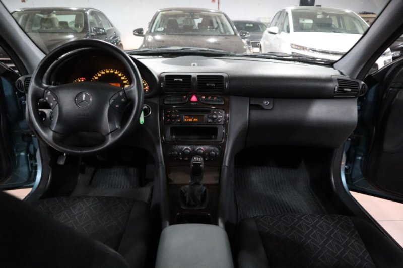 MERCEDES-BENZ C 220 CDI DE 143 CV Y 6 VELOCIDADES