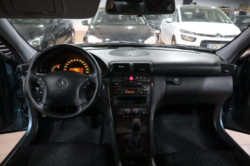 MERCEDES-BENZ C 220 CDI DE 143 CV Y 6 VELOCIDADES