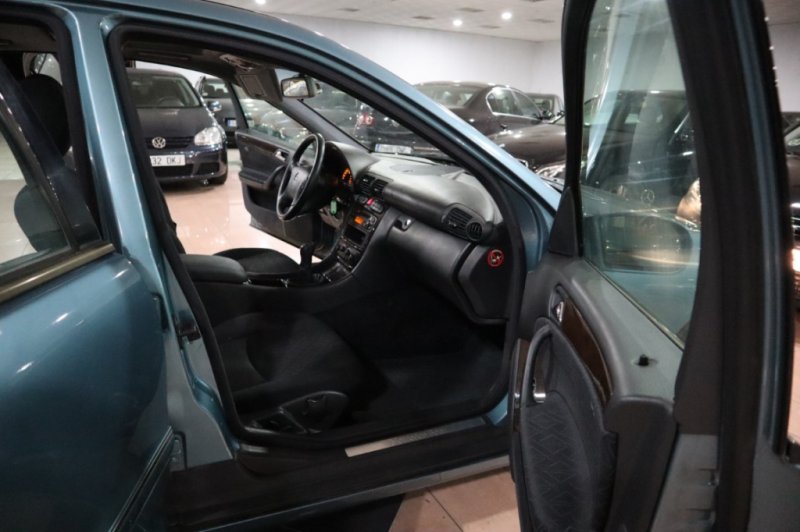 MERCEDES-BENZ C 220 CDI DE 143 CV Y 6 VELOCIDADES