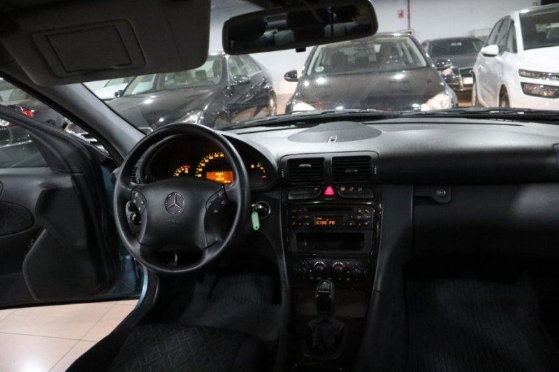 MERCEDES-BENZ C 220 CDI DE 143 CV Y 6 VELOCIDADES
