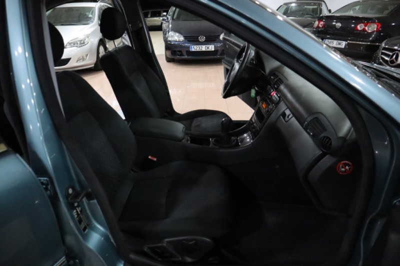 MERCEDES-BENZ C 220 CDI DE 143 CV Y 6 VELOCIDADES