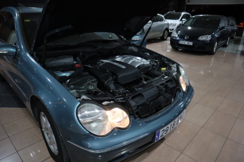MERCEDES-BENZ C 220 CDI DE 143 CV Y 6 VELOCIDADES