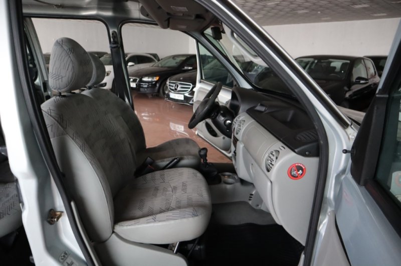 RENAULT KANGOO 1500 TURBO DIESEL DE 82 CV