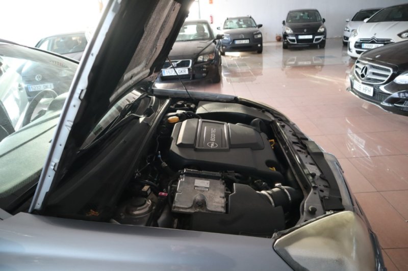 OPEL VECTRA 3.0 TURBO DIESEL DE 184 CV Y 6 VEL.