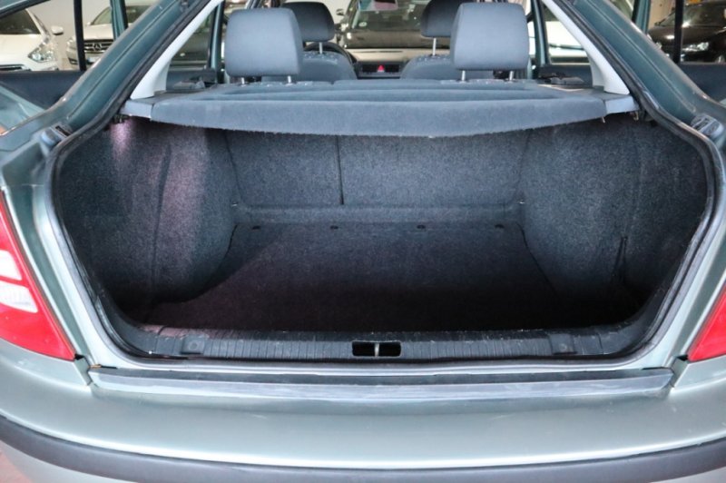 SKODA OCTAVIA 1600 INYECCION DE GASOLINA DE 102 CV