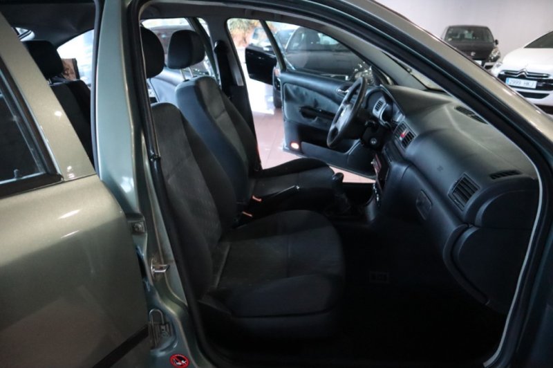 SKODA OCTAVIA 1600 INYECCION DE GASOLINA DE 102 CV