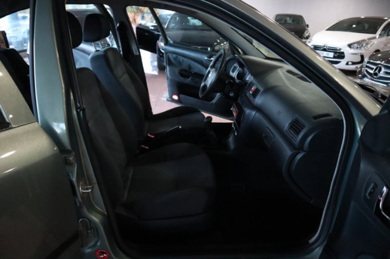 SKODA OCTAVIA 1600 INYECCION DE GASOLINA DE 102 CV