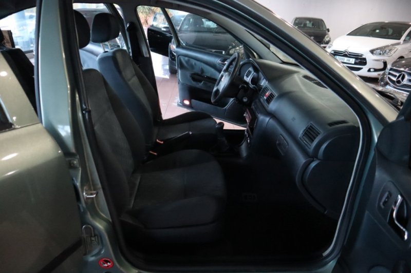 SKODA OCTAVIA 1600 INYECCION DE GASOLINA DE 102 CV