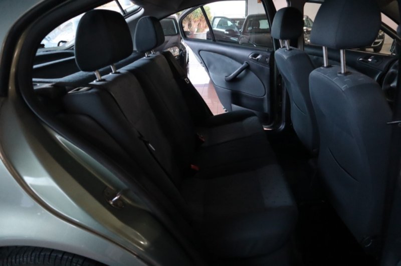 SKODA OCTAVIA 1600 INYECCION DE GASOLINA DE 102 CV