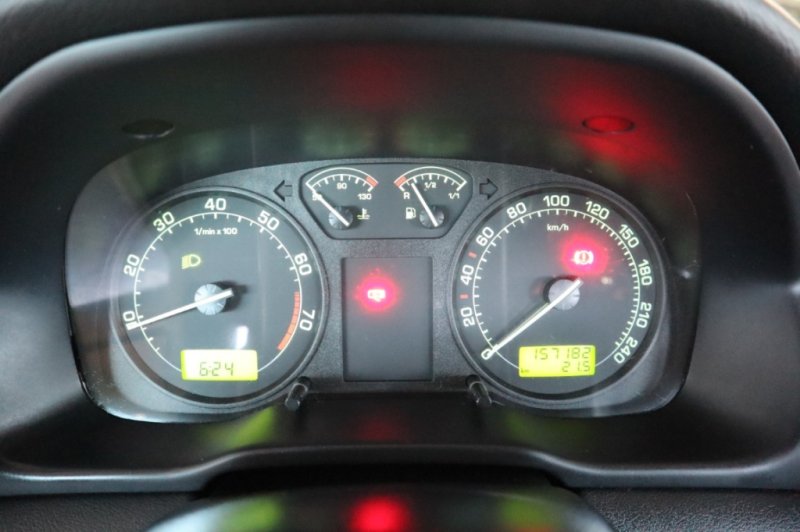 SKODA OCTAVIA 1600 INYECCION DE GASOLINA DE 102 CV