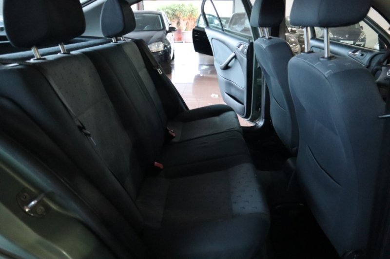 SKODA OCTAVIA 1600 INYECCION DE GASOLINA DE 102 CV