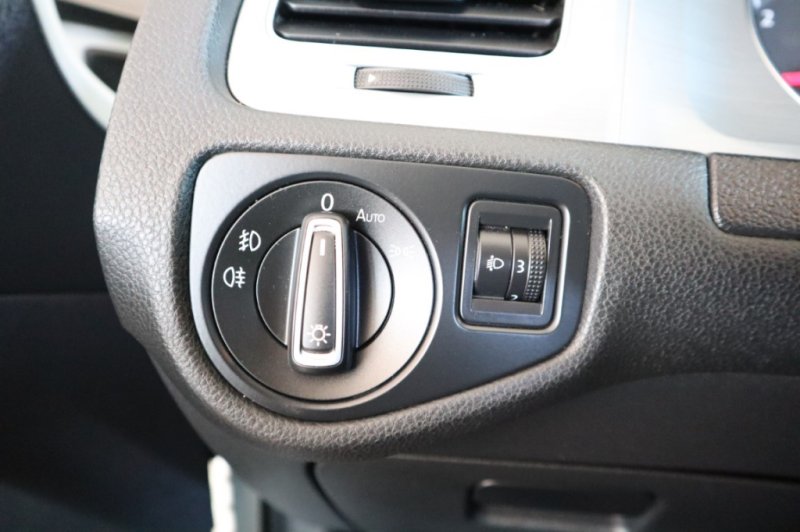 VOLKSWAGEN GOLF 1600 TDI DE 110 CV