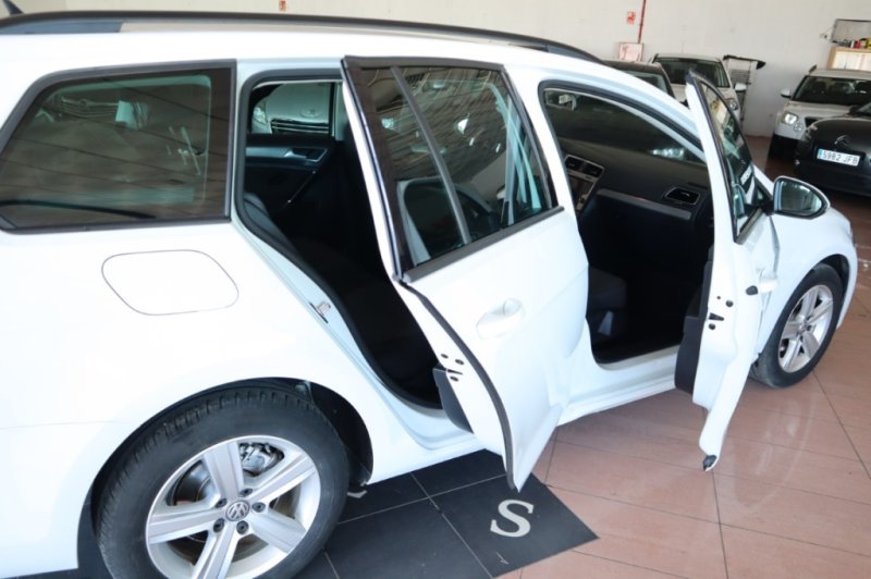 VOLKSWAGEN GOLF 1600 TDI DE 110 CV