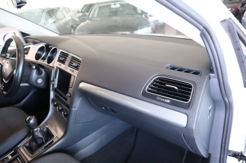 VOLKSWAGEN GOLF 1600 TDI DE 110 CV