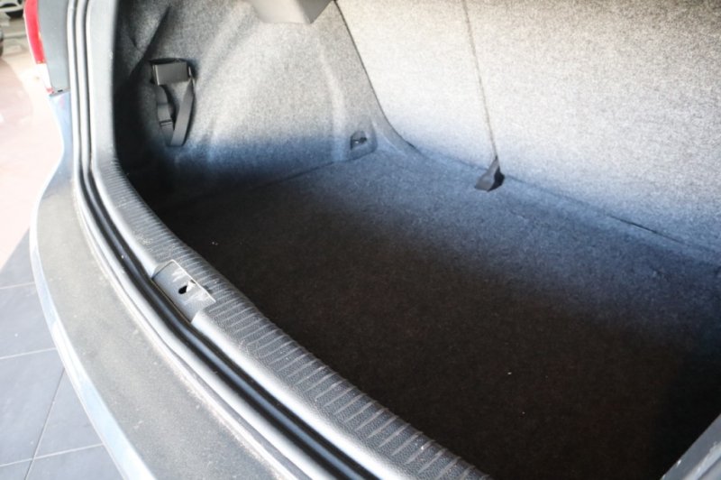 VOLKSWAGEN GOLF 1600 TDI DE 105 Y CAJA DE CAMBIOS AUT.