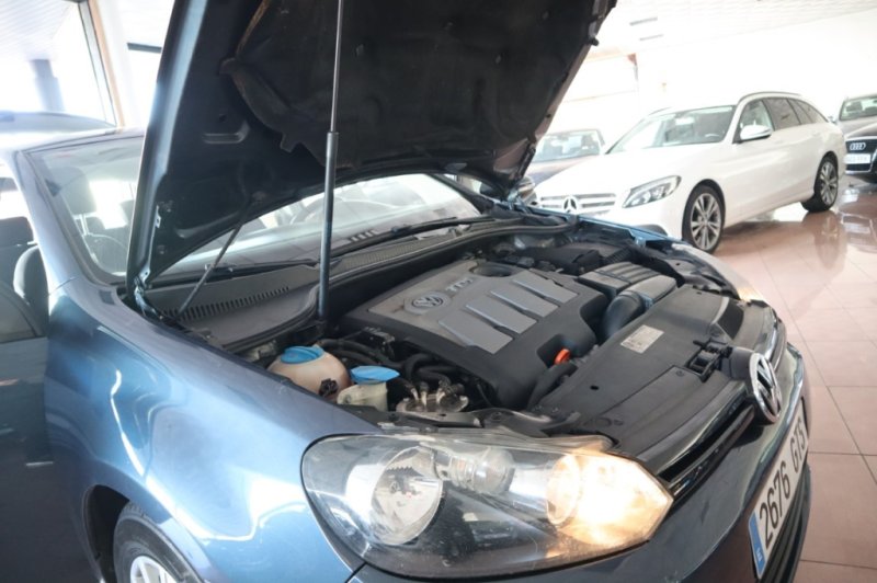 VOLKSWAGEN GOLF 1600 TDI DE 105 Y CAJA DE CAMBIOS AUT.