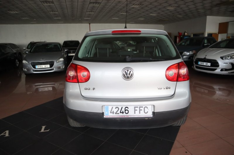 VOLKSWAGEN GOLF 1900 TDI DE 105 CV CON 5 PUERTAS