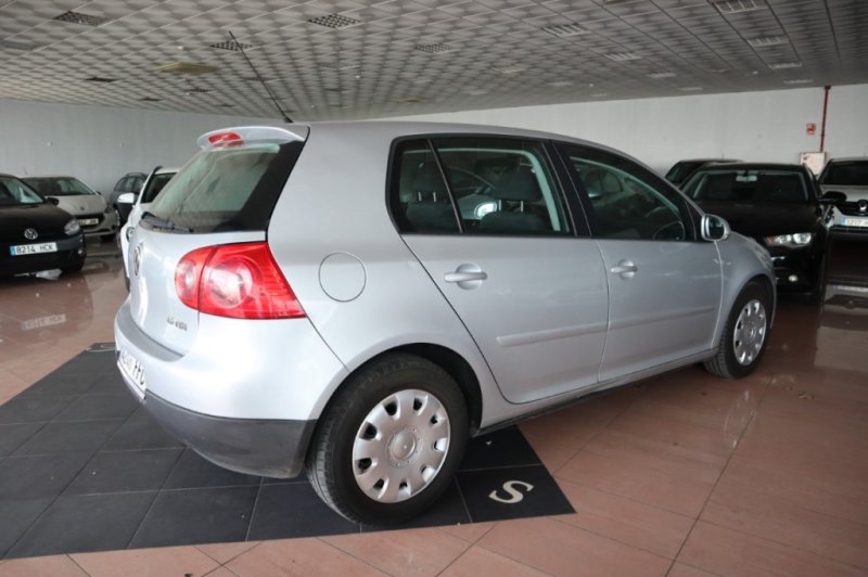 VOLKSWAGEN GOLF 1900 TDI DE 105 CV CON 5 PUERTAS