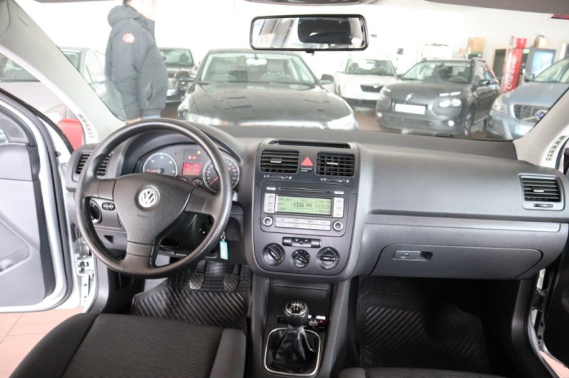 VOLKSWAGEN GOLF 1900 TDI DE 105 CV CON 5 PUERTAS