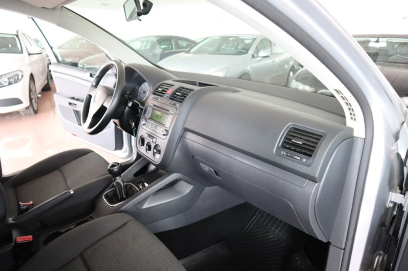 VOLKSWAGEN GOLF 1900 TDI DE 105 CV CON 5 PUERTAS