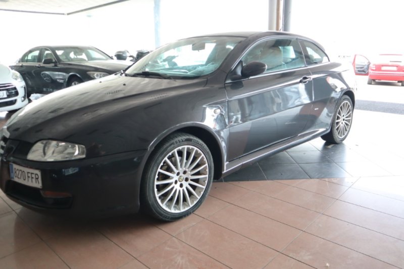 ALFA ROMEO GT 1900 JTD T/DIESEL DE 250 CV Y 6 VEL.