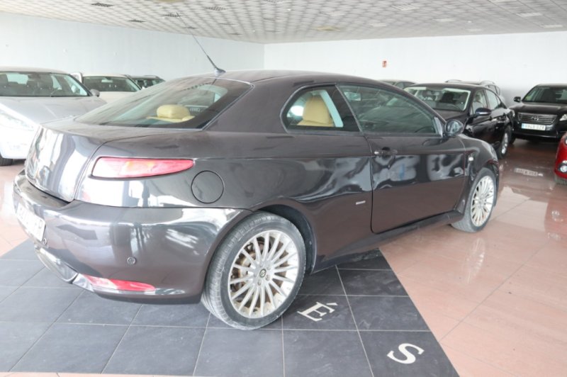 ALFA ROMEO GT 1900 JTD T/DIESEL DE 250 CV Y 6 VEL.
